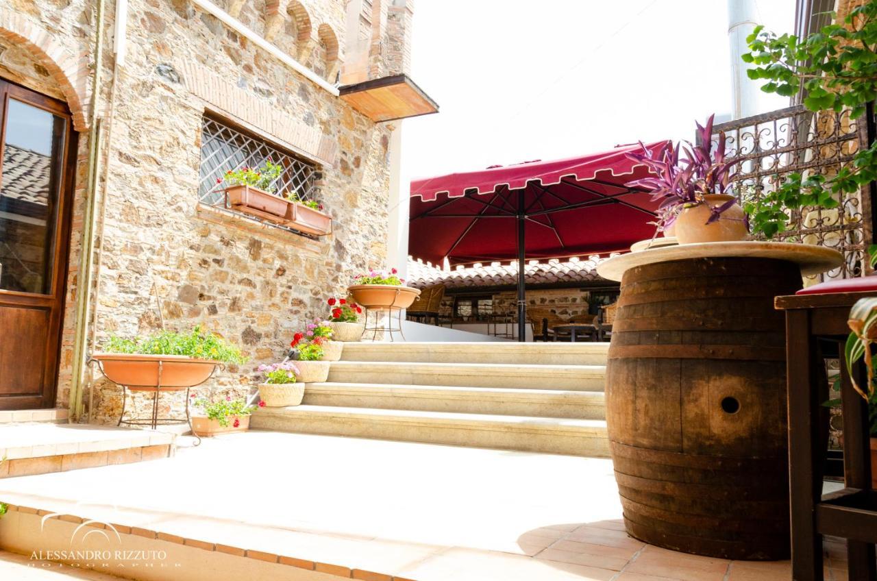 Le Due Torri Bed & Breakfast Filadelfia Exterior photo
